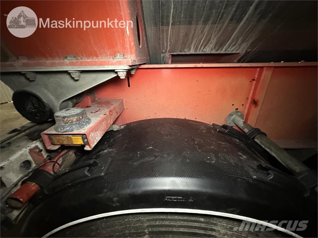 Kel-Berg SCV 15-24 Semi-trailer med tip