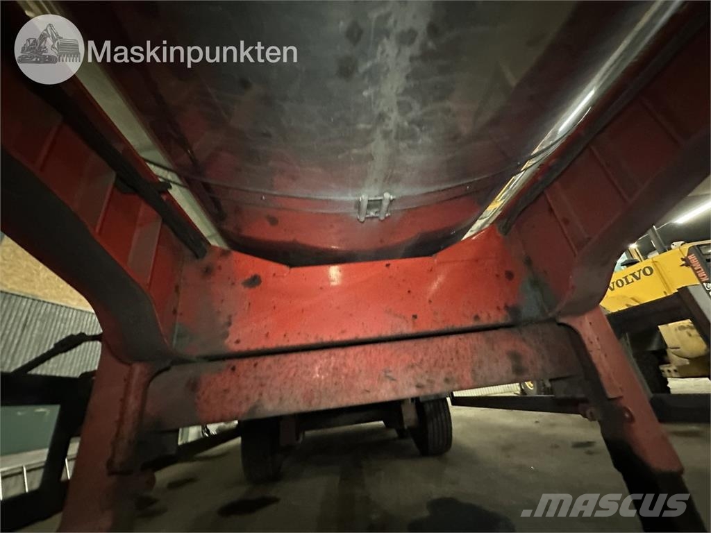 Kel-Berg SCV 15-24 Semi-trailer med tip