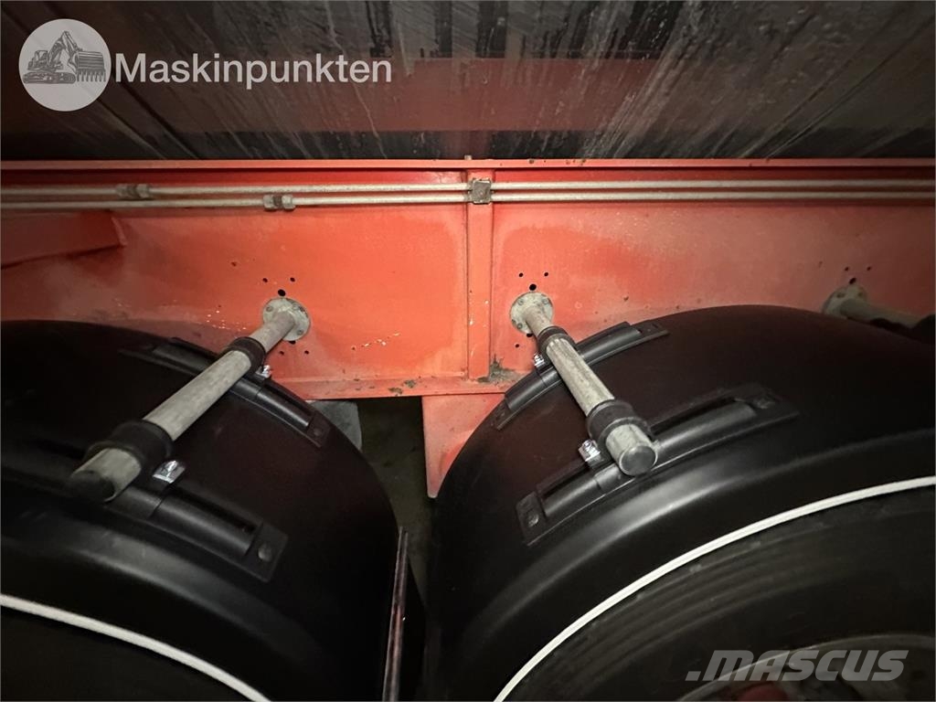 Kel-Berg SCV 15-24 Semi-trailer med tip