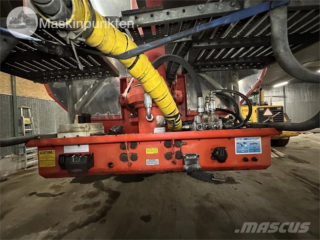 Kel-Berg SCV 15-24 Semi-trailer med tip