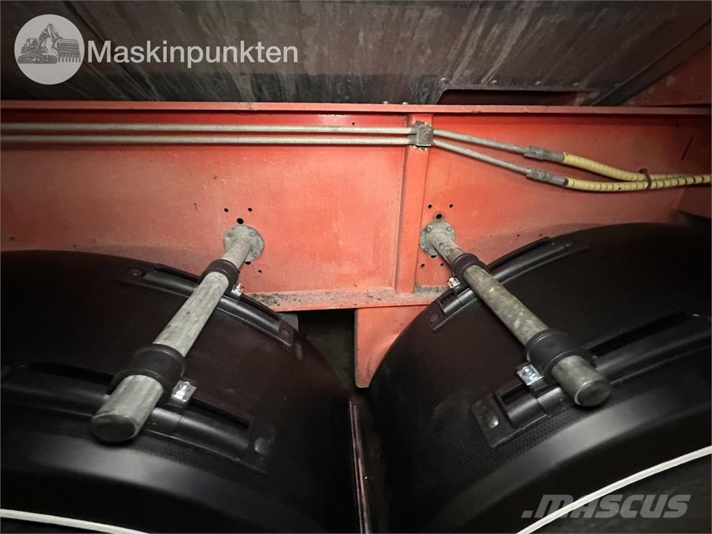 Kel-Berg SCV 15-24 Semi-trailer med tip