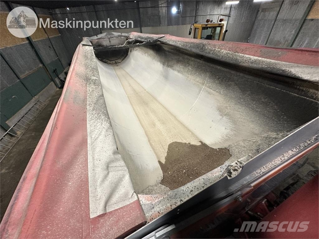 Kel-Berg SCV 15-24 Semi-trailer med tip