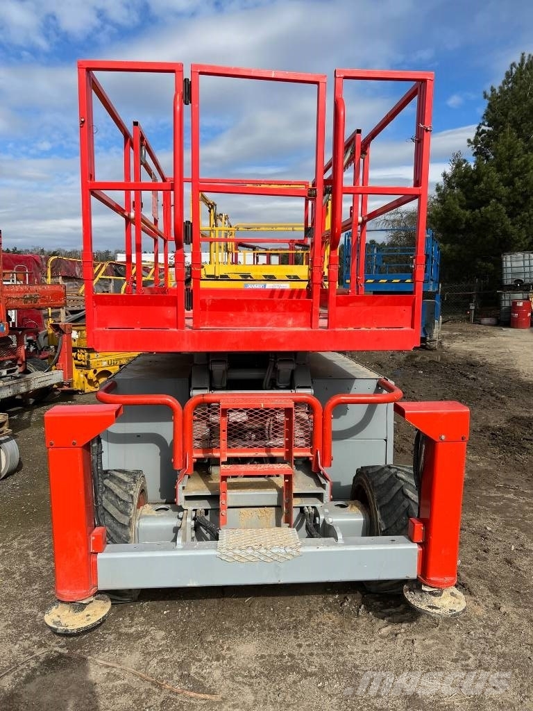SkyJack SJ 6832 RT Schaarhoogwerkers
