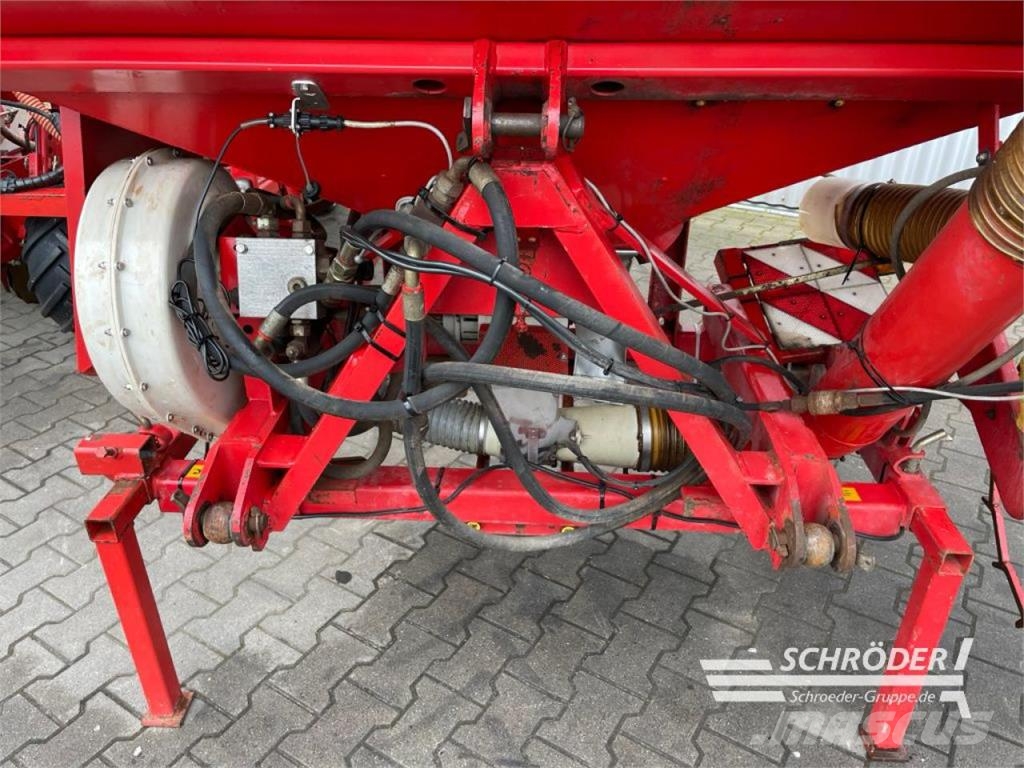 Kverneland ACCORD OPTIMA E-DRIVE + FRONTTANK Precision sowing machines