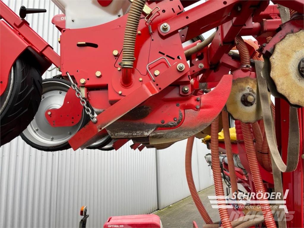 Kverneland ACCORD OPTIMA E-DRIVE + FRONTTANK Precision sowing machines