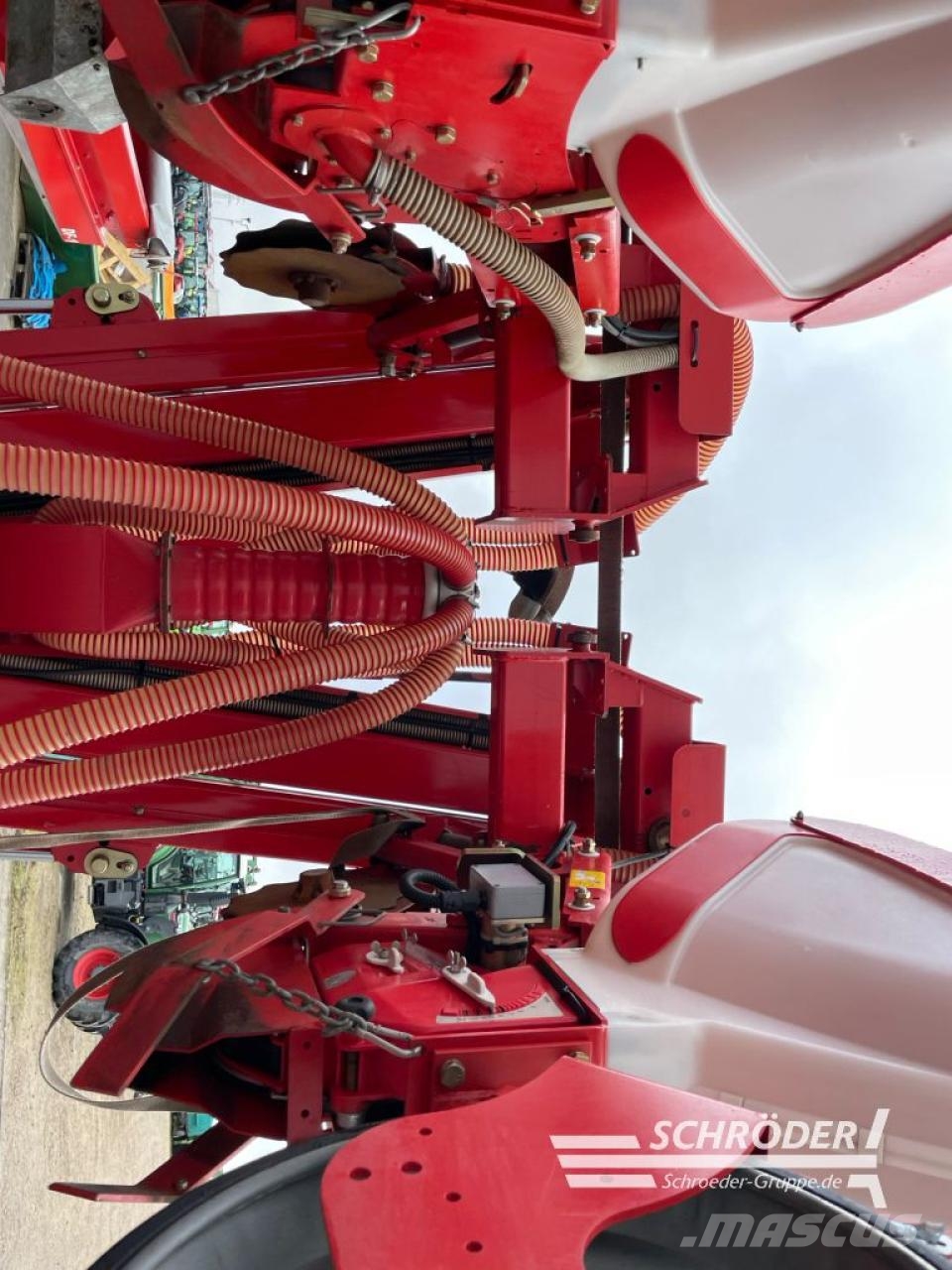 Kverneland ACCORD OPTIMA E-DRIVE + FRONTTANK Precision sowing machines
