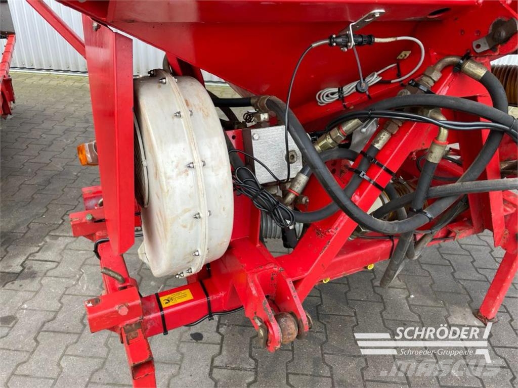 Kverneland ACCORD OPTIMA E-DRIVE + FRONTTANK Precision sowing machines
