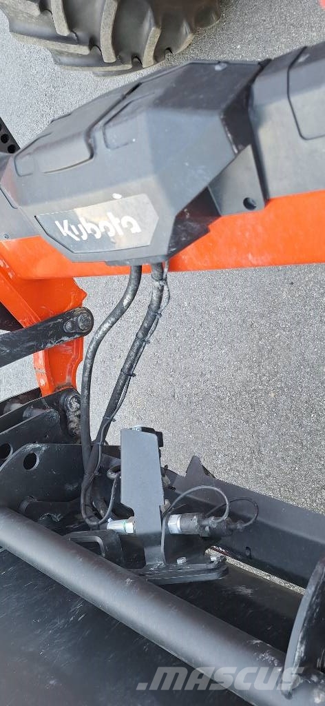 Kubota M 6-142 Tractors