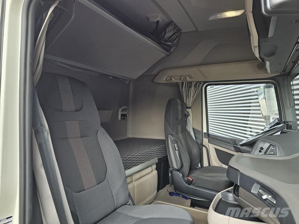 DAF XG 480 / 6x2-4 / LIFT -STUUR AS / INTARDER Cavalos mecânicos