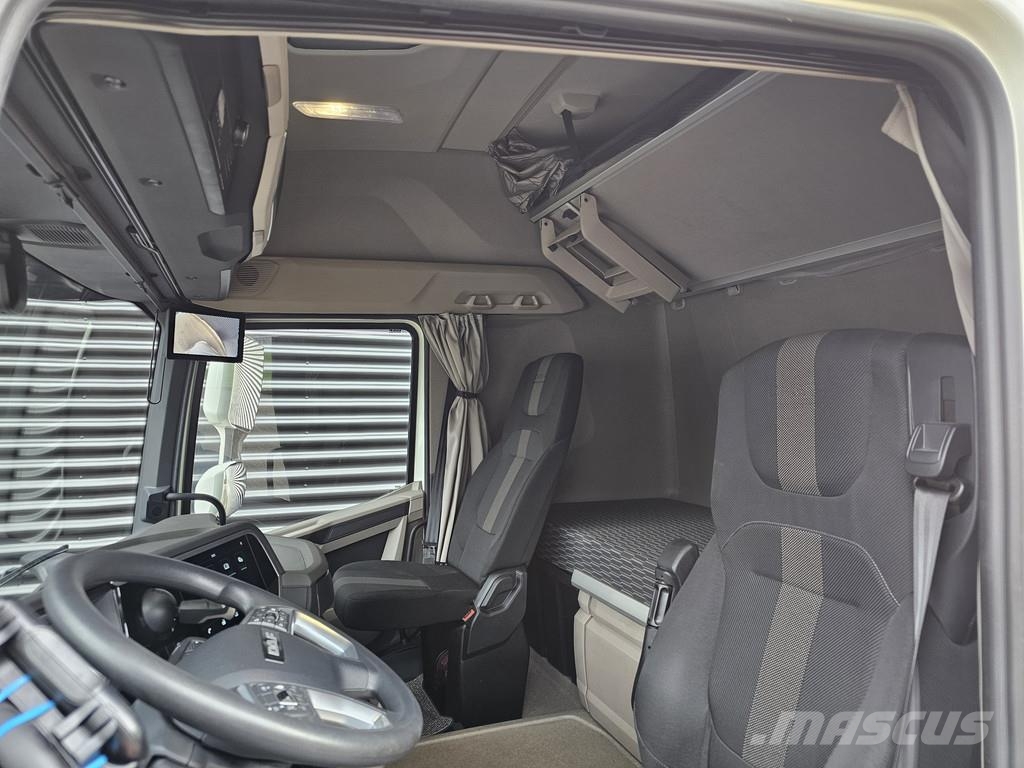DAF XG 480 / 6x2-4 / LIFT -STUUR AS / INTARDER Cavalos mecânicos