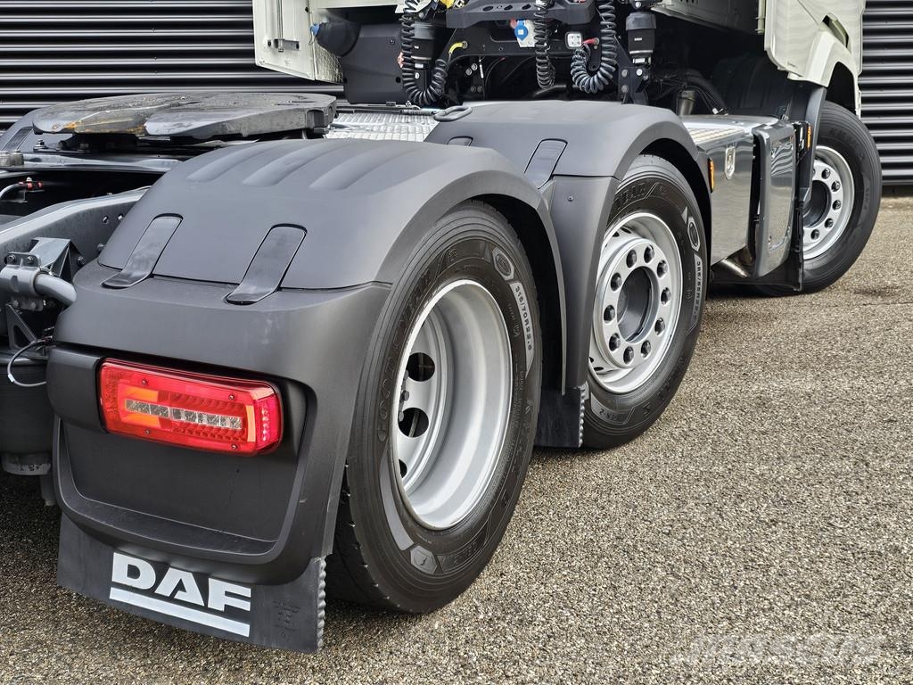 DAF XG 480 / 6x2-4 / LIFT -STUUR AS / INTARDER Cavalos mecânicos
