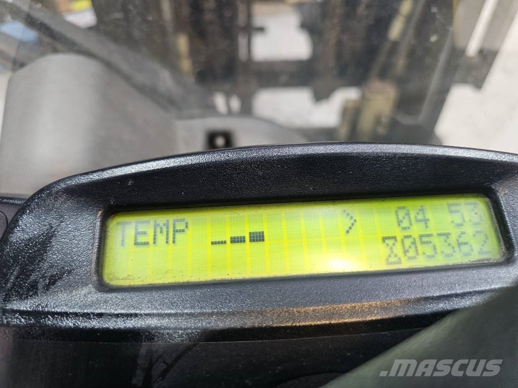 Hyster H 40 FT5 with spreader and sideshift LPG forklifts