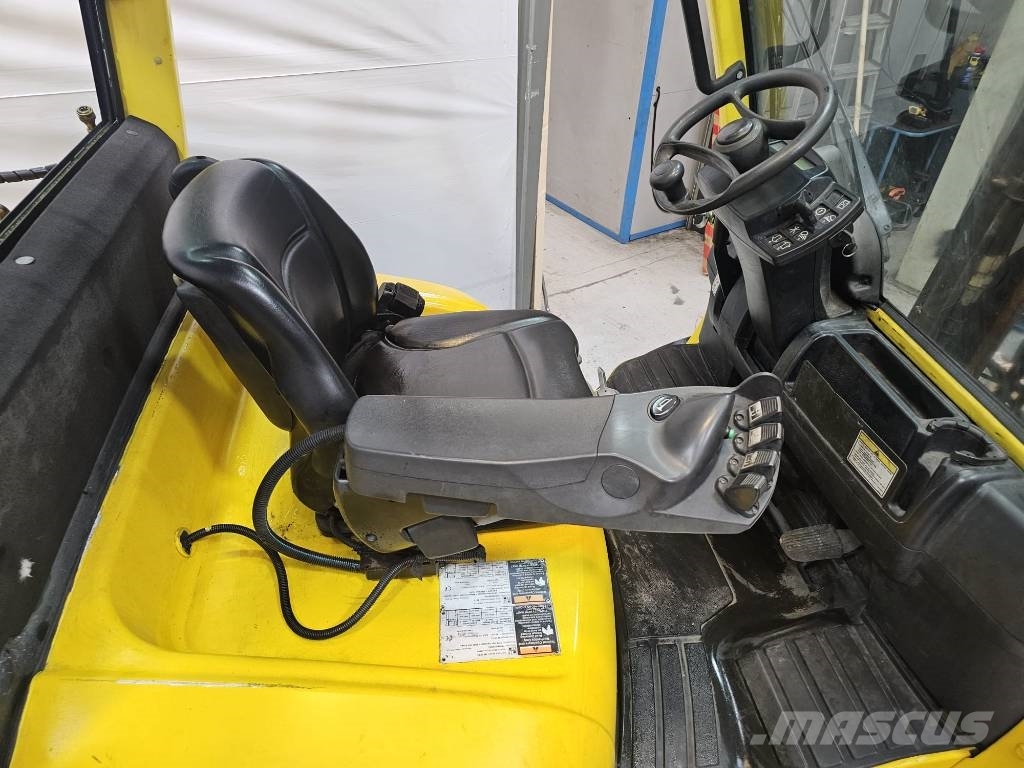 Hyster H 40 FT5 with spreader and sideshift LPG forklifts