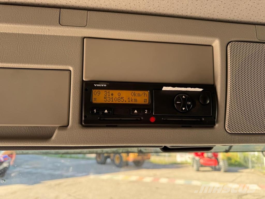 Volvo FM 330 6X2 EURO 5 KIPPER + FASSI F80A.0.22 Savivarčių priekabų vilkikai