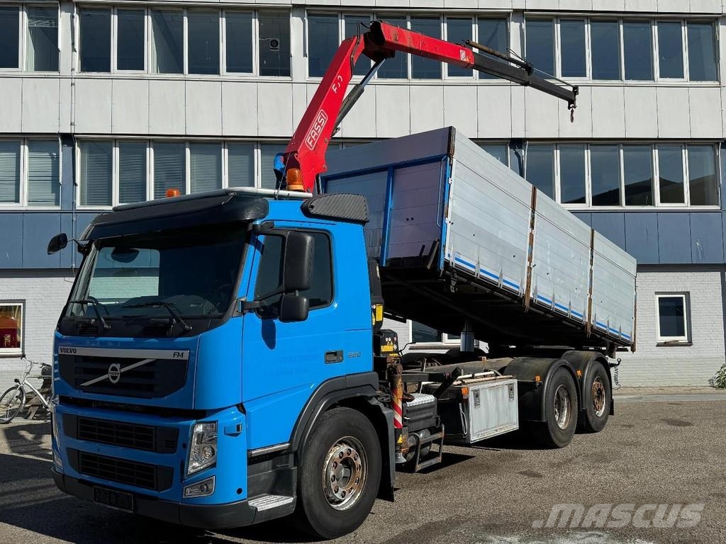 Volvo FM 330 6X2 EURO 5 KIPPER + FASSI F80A.0.22 Savivarčių priekabų vilkikai