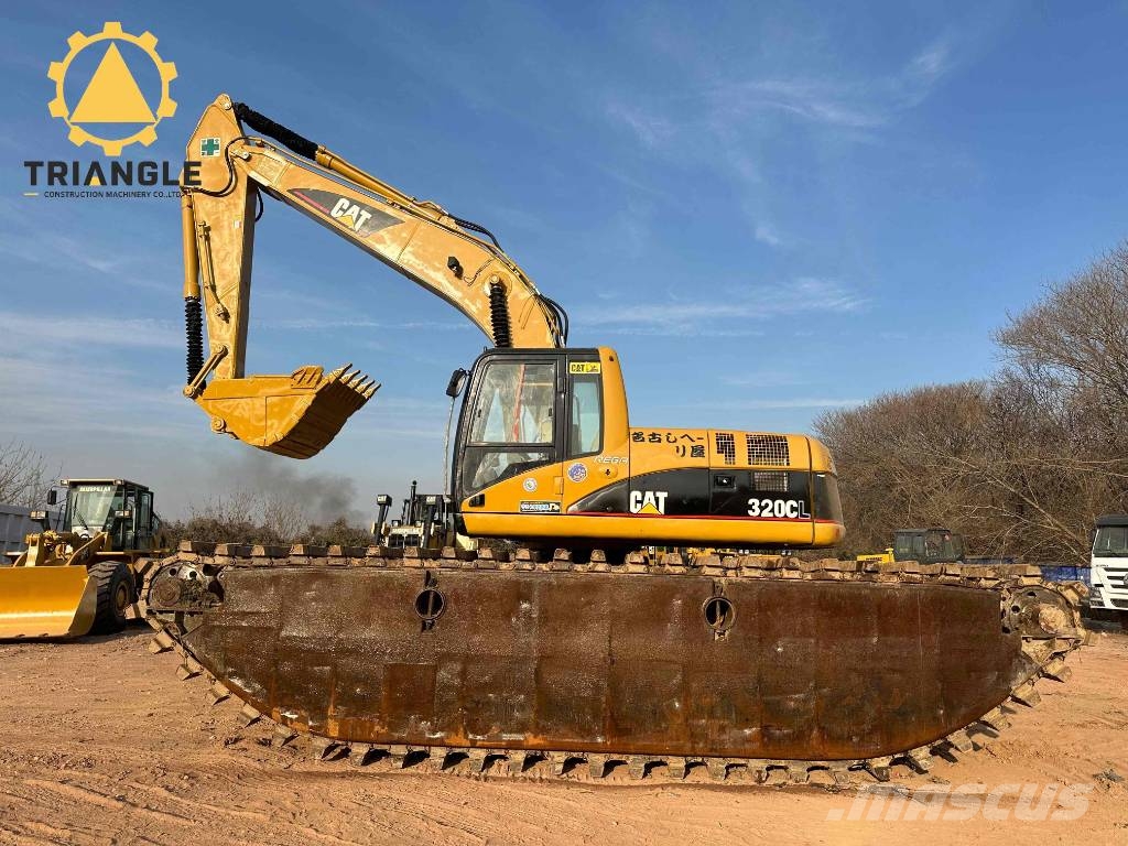 CAT 320 C L Amphibious Excavators