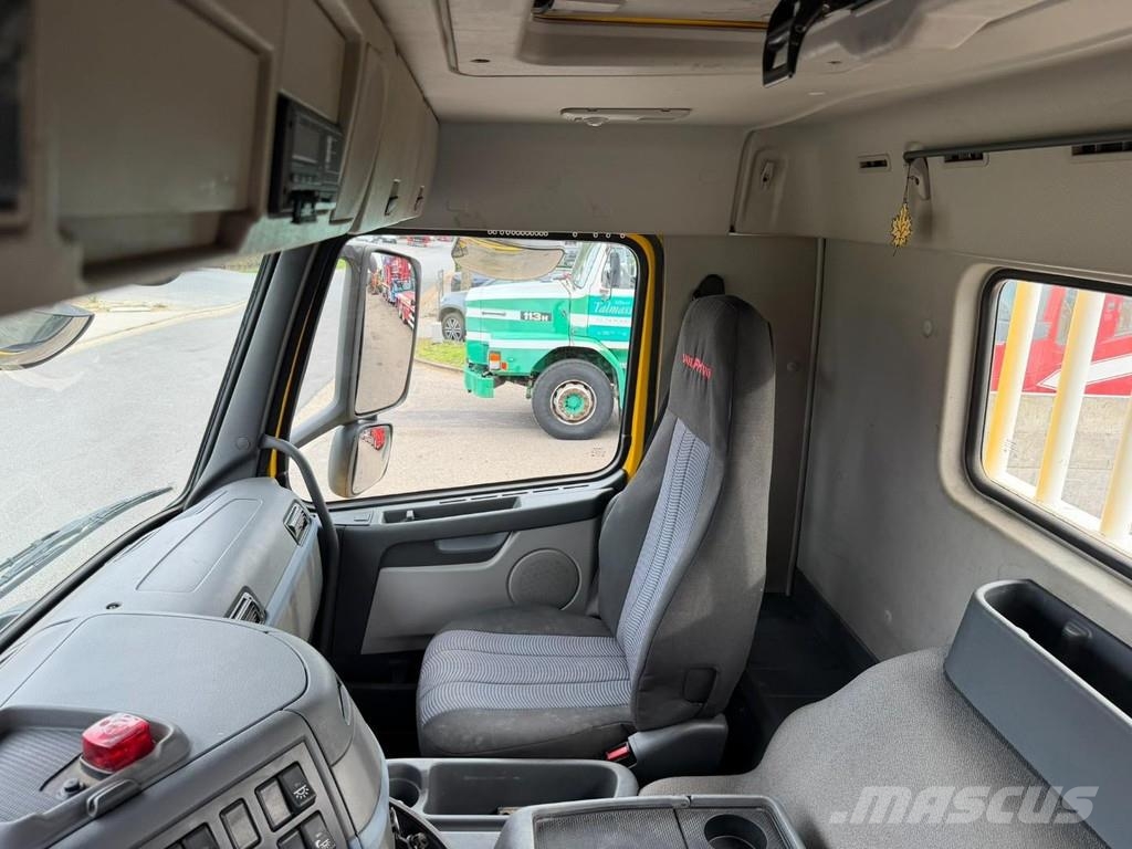 Volvo FM 360 8x4 + CRANE EFFER 275 - 4S + JIB 3S - MANUA Kranen voor alle terreinen