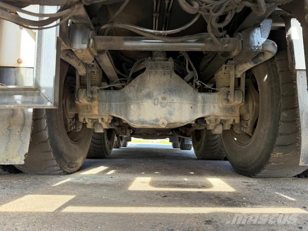Volvo FM 360 8x4 + CRANE EFFER 275 - 4S + JIB 3S - MANUA Żurawie szosowo-terenowe