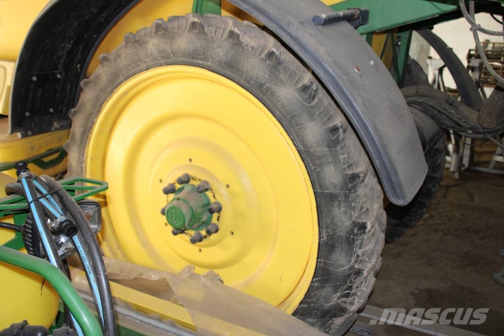 John Deere 732 Vučene prskalice