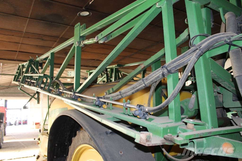 John Deere 732 Vučene prskalice