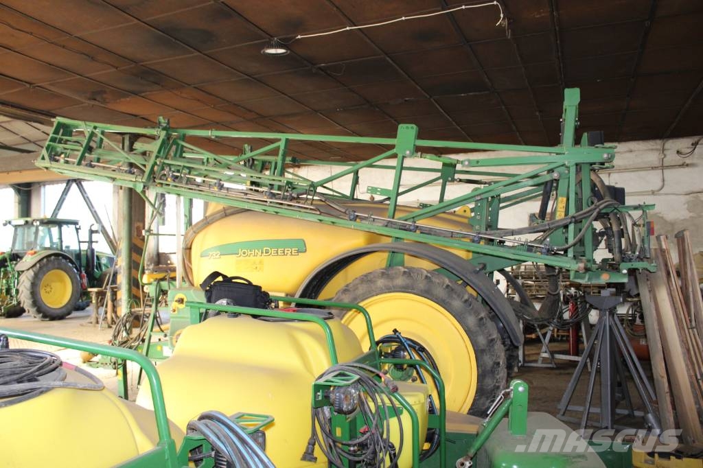 John Deere 732 Vučene prskalice