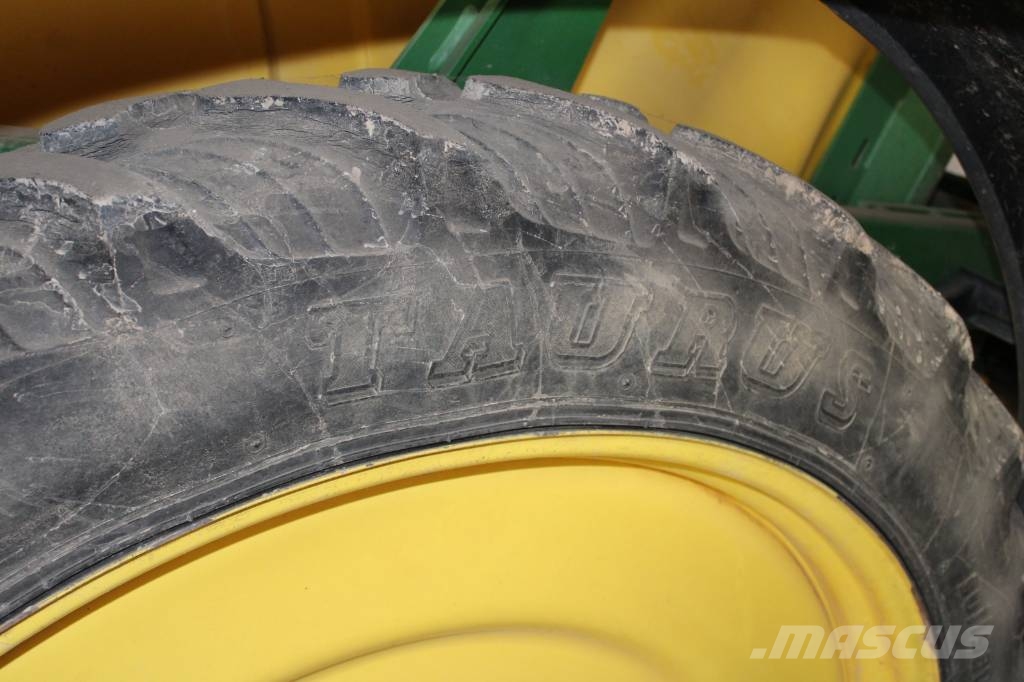 John Deere 732 Vučene prskalice
