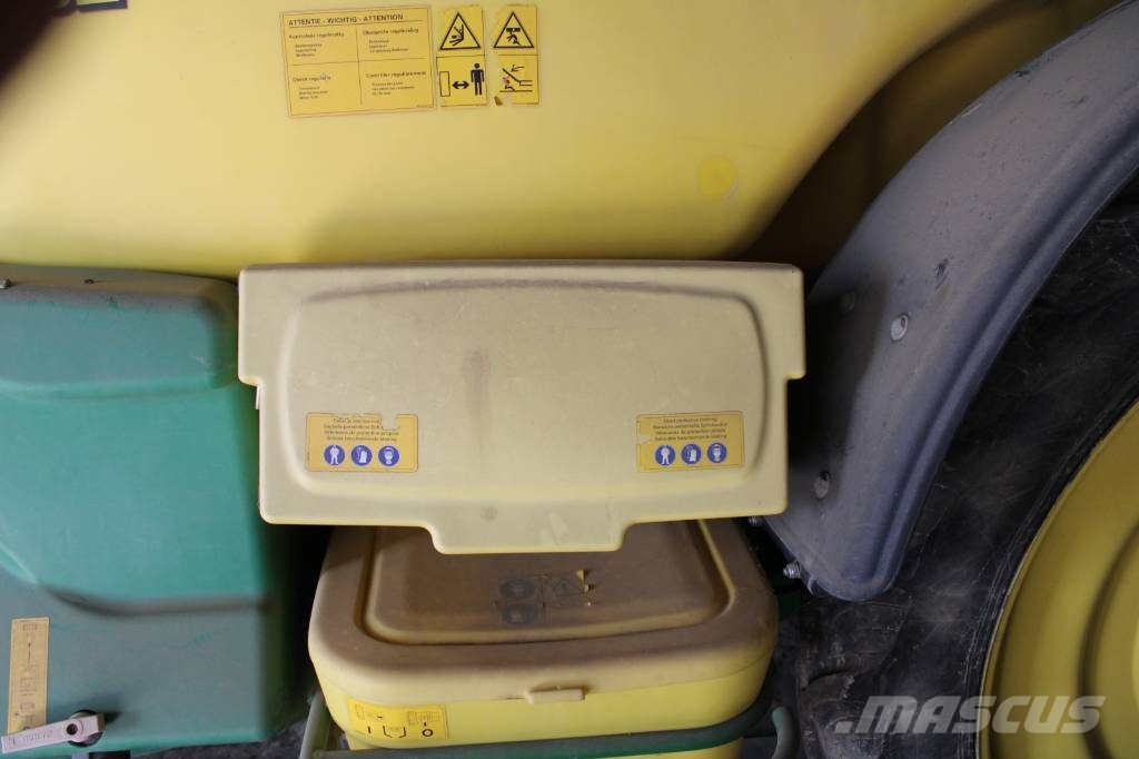 John Deere 732 Vučene prskalice
