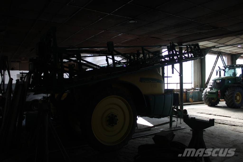 John Deere 732 Vučene prskalice