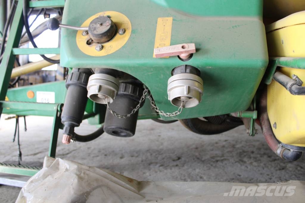 John Deere 732 Vučene prskalice