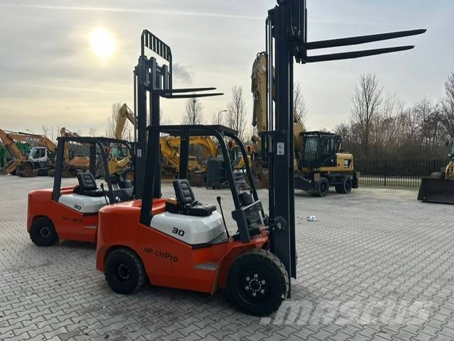 Machpro MP-L30PRO 3 Tons Forkilift NEW Dieseltrukit