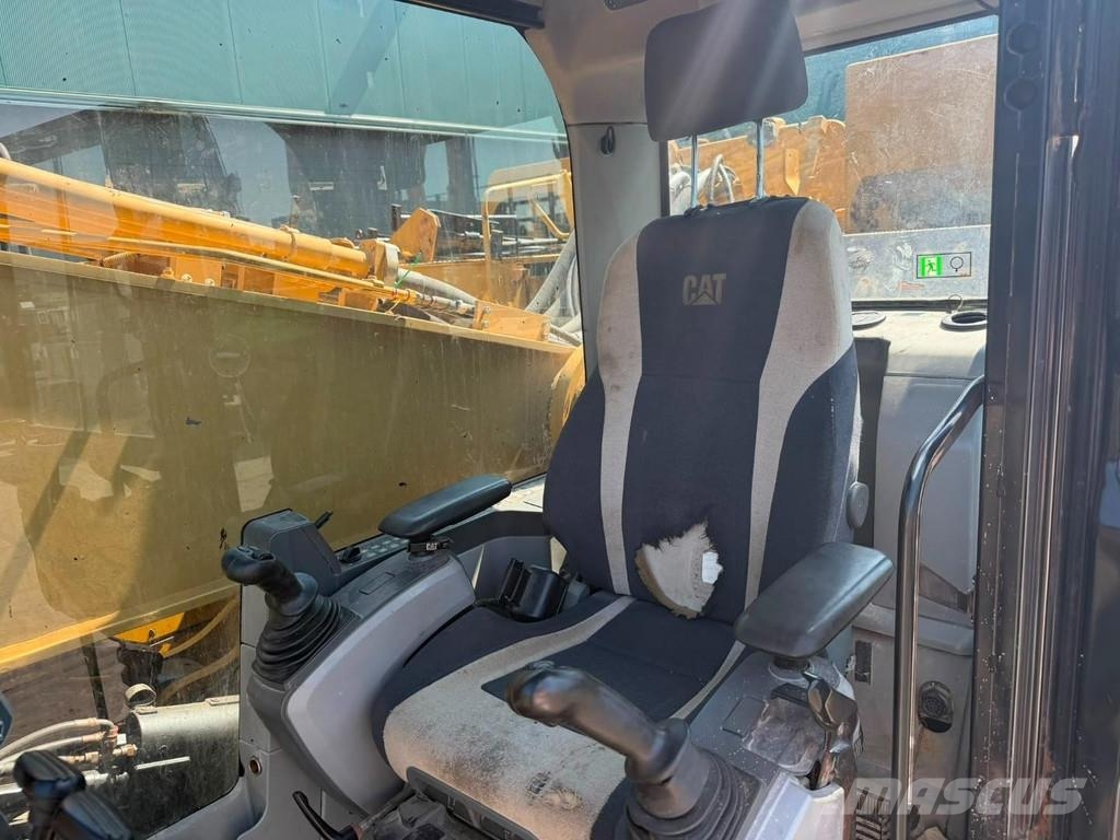 CAT 374F Rupsgraafmachines