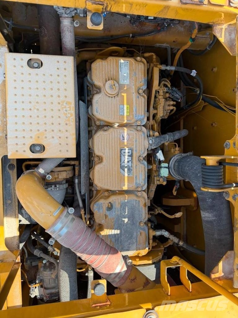 CAT 374F Rupsgraafmachines