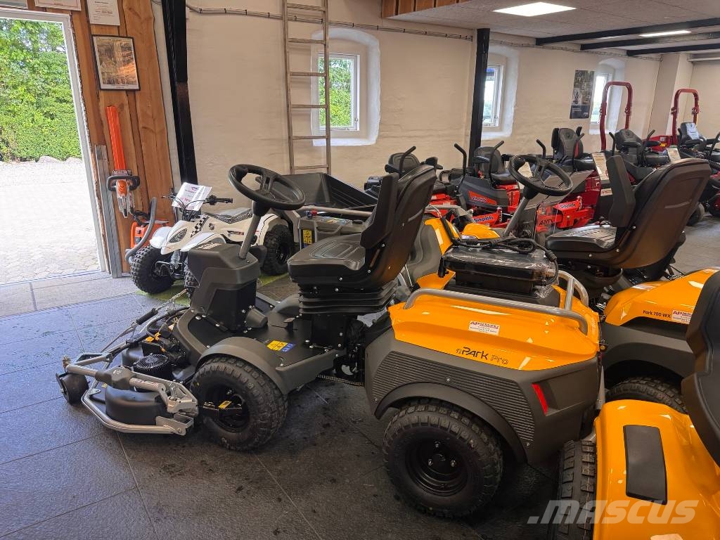 Stiga ePark Pro Päältäajettavat ruohonleikkurit