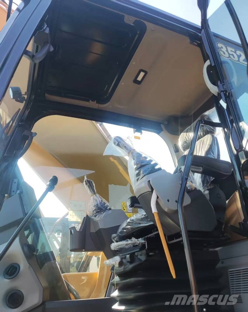 CAT 352 履带挖掘机