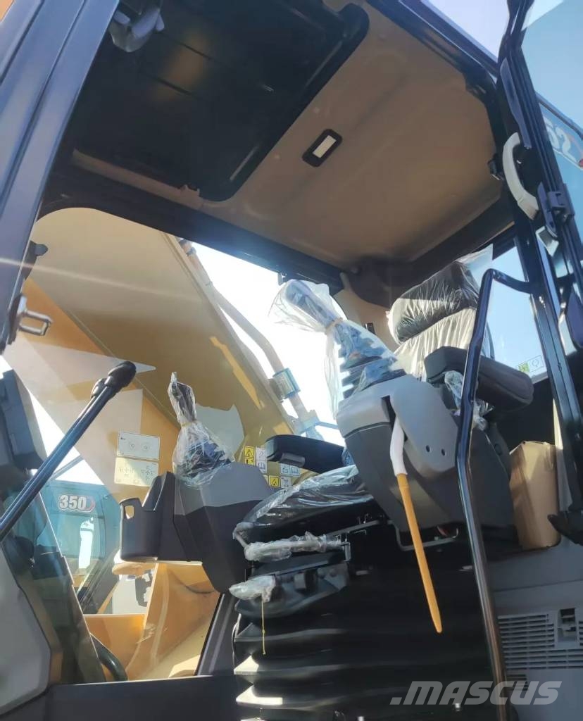 CAT 352 履带挖掘机