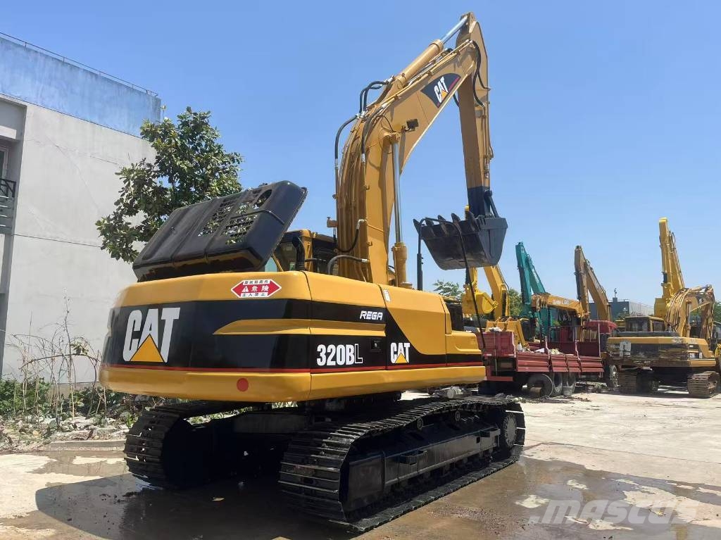 CAT 320 B L Gravemaskiner på larvebånd