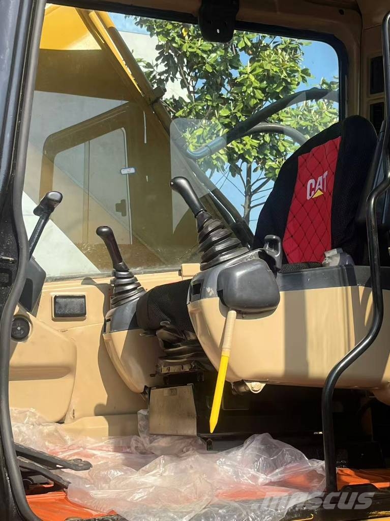CAT 320 B L Gravemaskiner på larvebånd