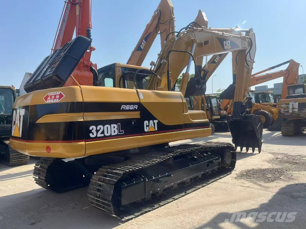 CAT 320 B L Gravemaskiner på larvebånd