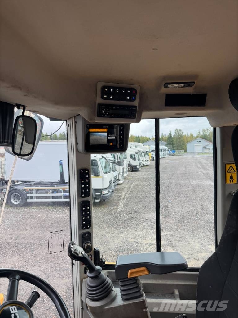 JCB 427 HT لوادر بعجل