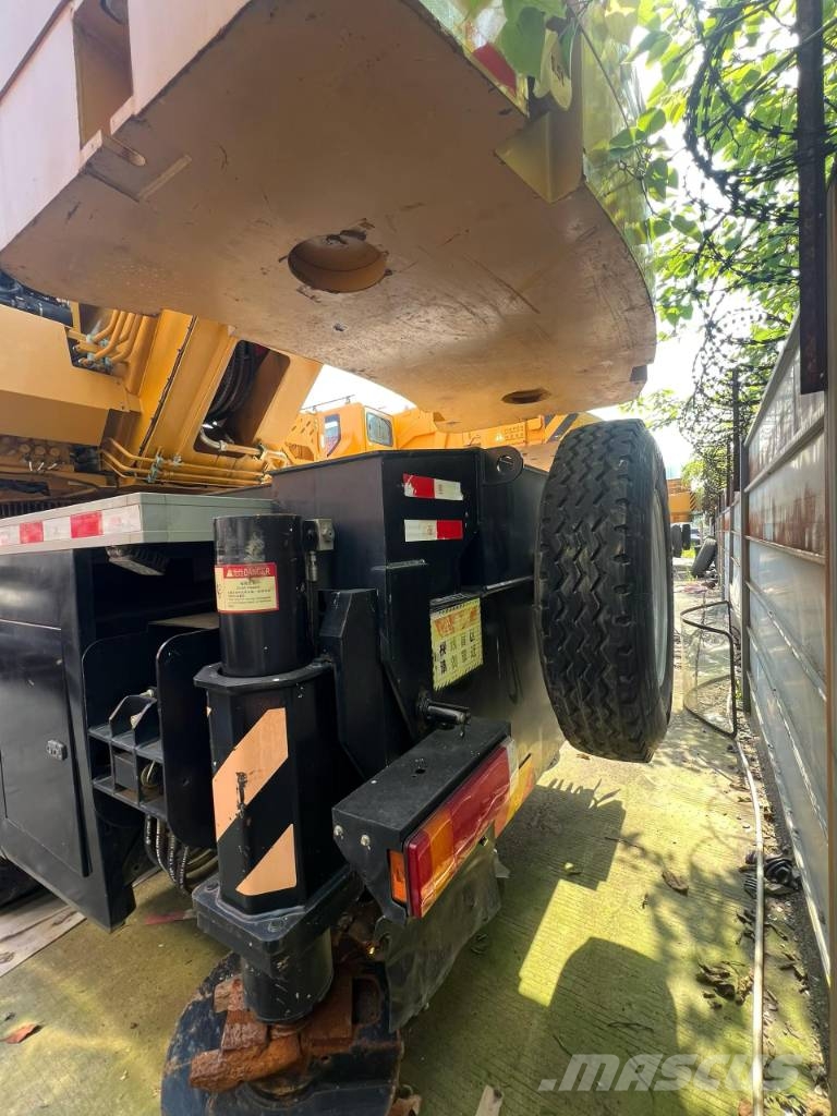 Sany STC550T5 55 吨 Mobiilinosturit