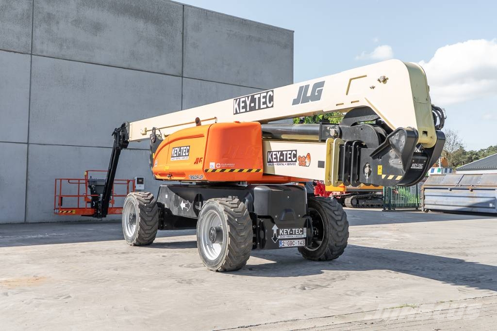 JLG 1250 AJP رافعات سلة تلسكوبية