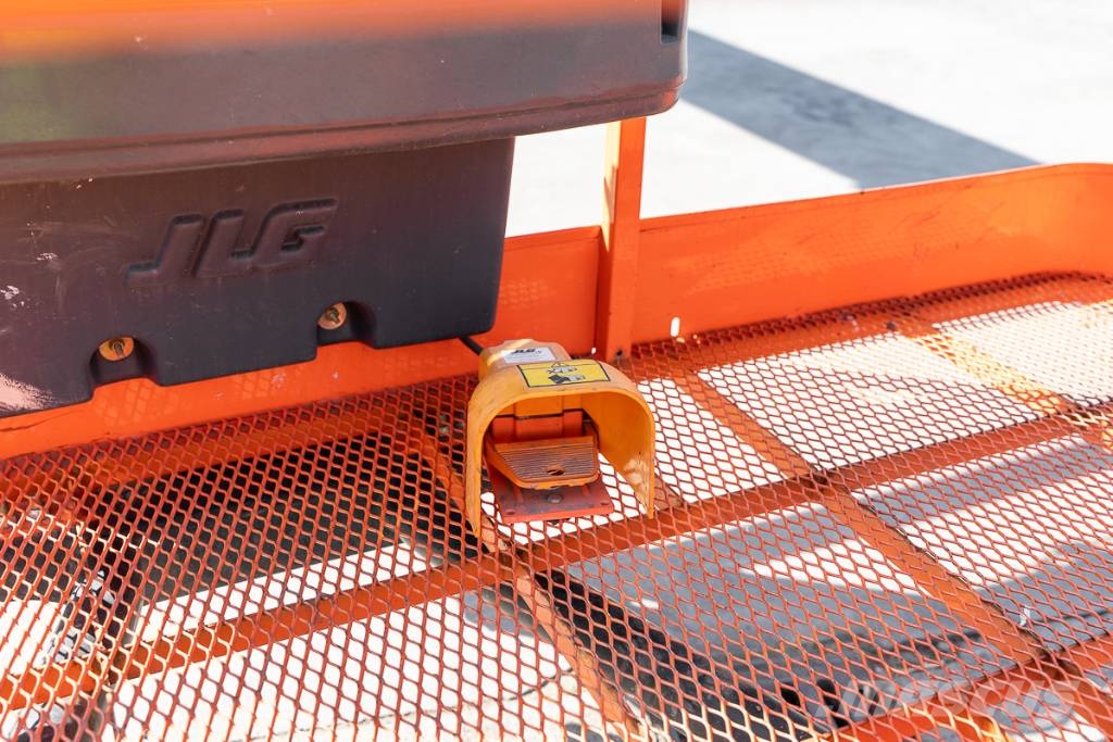JLG 1250 AJP رافعات سلة تلسكوبية
