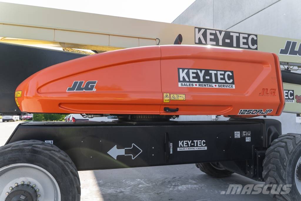 JLG 1250 AJP رافعات سلة تلسكوبية