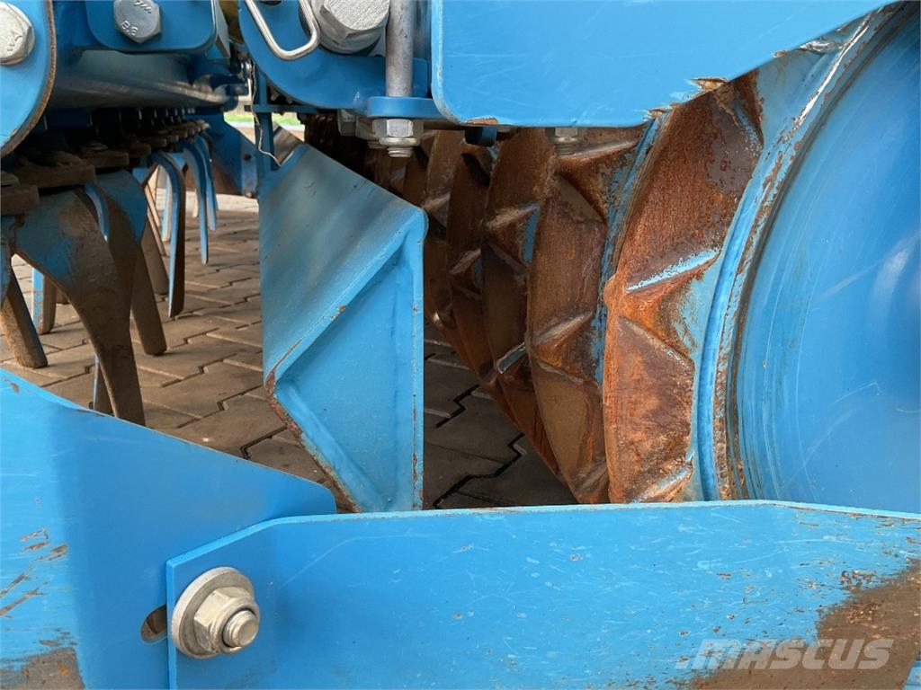 Lemken Solitair 9+/300 Drills