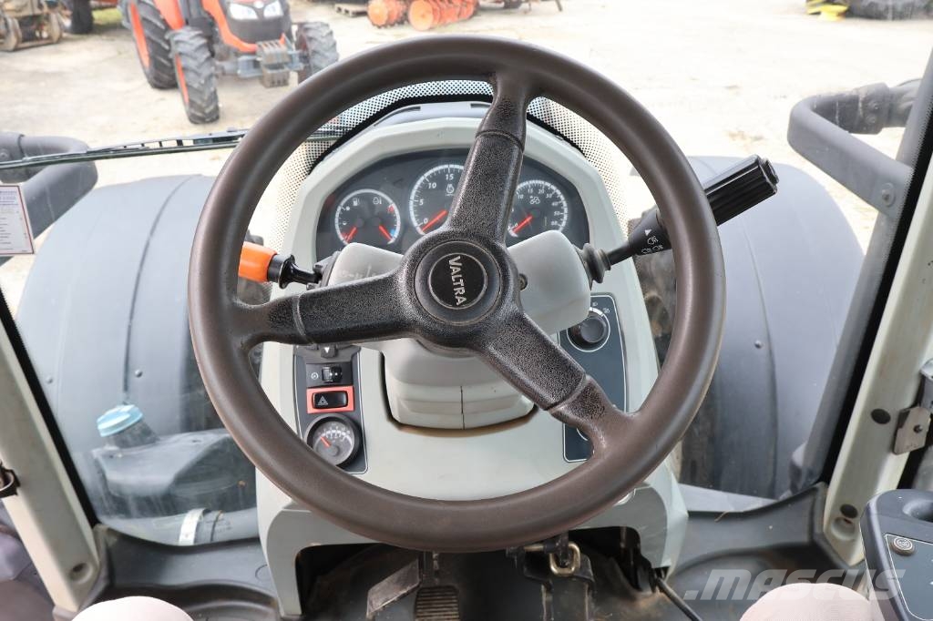 Valtra T 174 Tractores