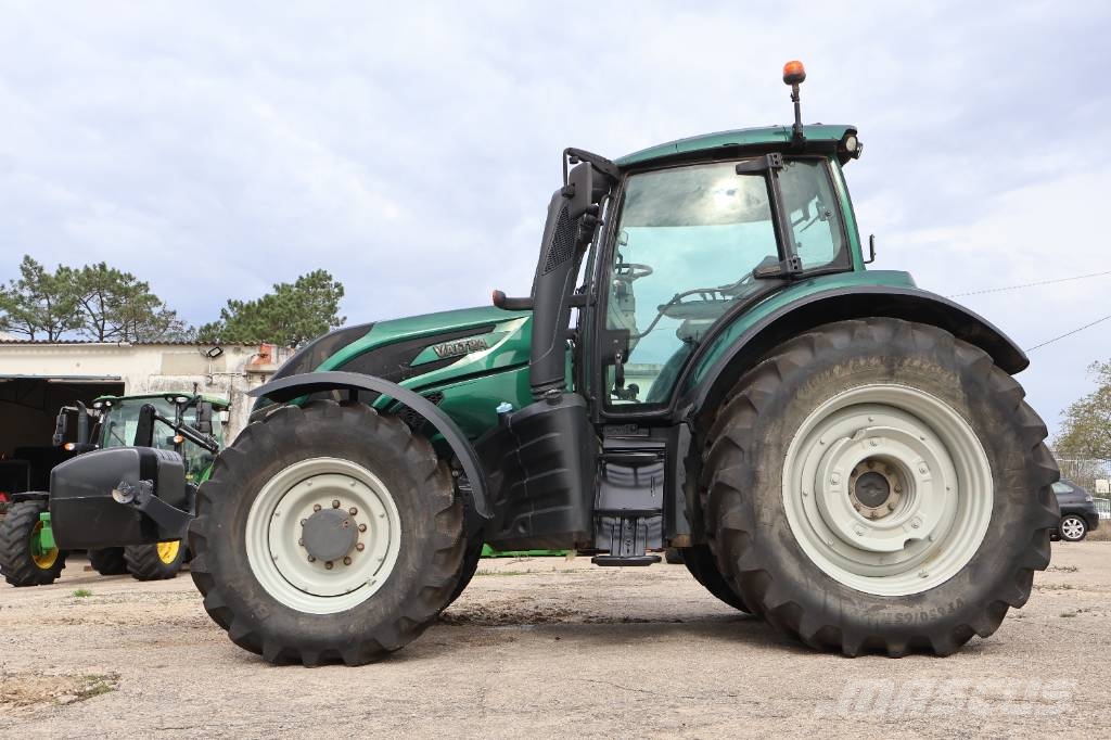 Valtra T 174 Tractores
