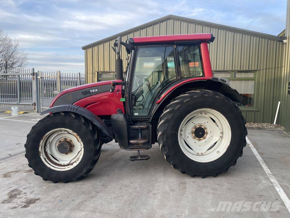 Valtra N 141 트랙터
