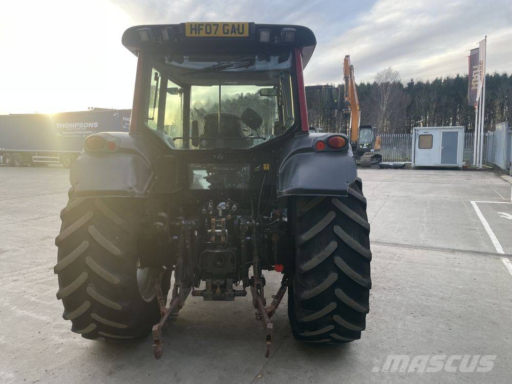 Valtra N 141 트랙터