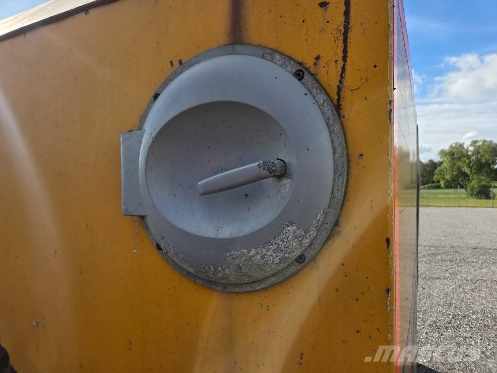 New Holland TD5,85 med snö och soputrustning TD 5.85 Traktorer