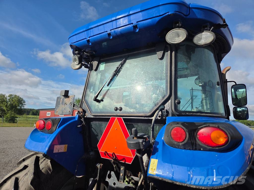 New Holland TD5,85 med snö och soputrustning TD 5.85 Traktorer